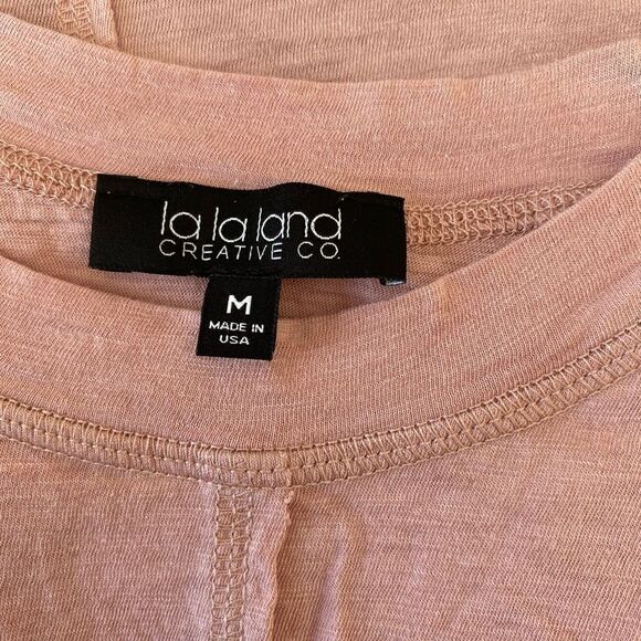 #138 LALA LAND cropped pink t shirt - Picture 2 of 6